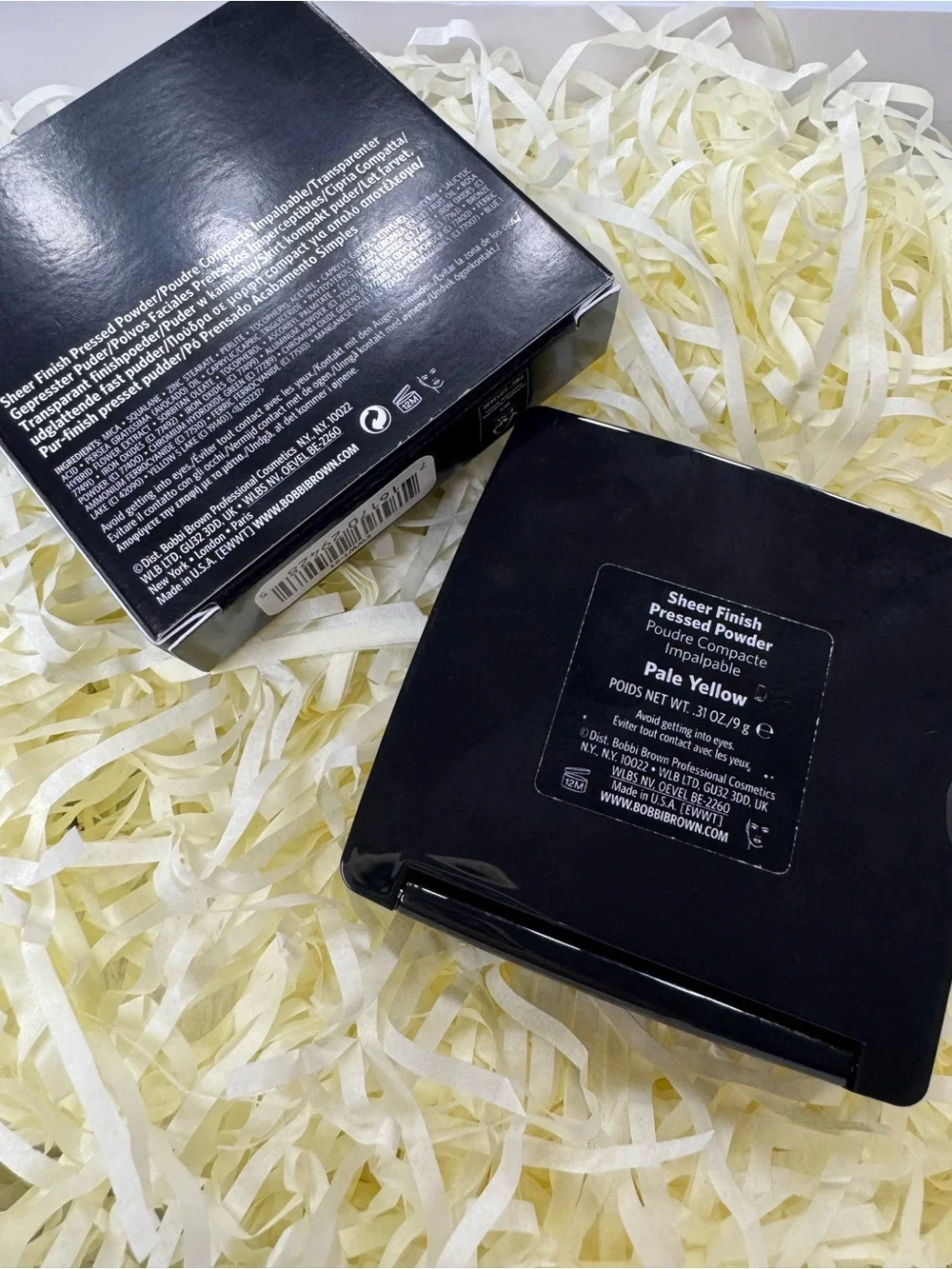 Bobbi Brown Sheer Finish Pressed Powder in Pale Yellow